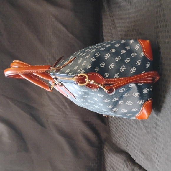 Dooney & Bourke Satchel Handbag / lightly used - Picture 5 of 10